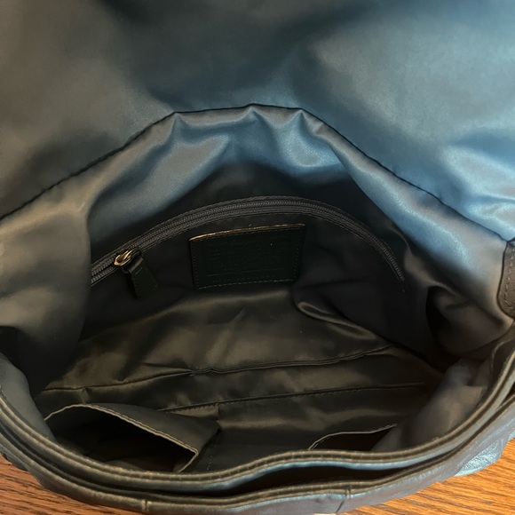 Coach Crossbody Med. Blue Leather Bag. Good condition. Message any questions - Picture 2 of 10